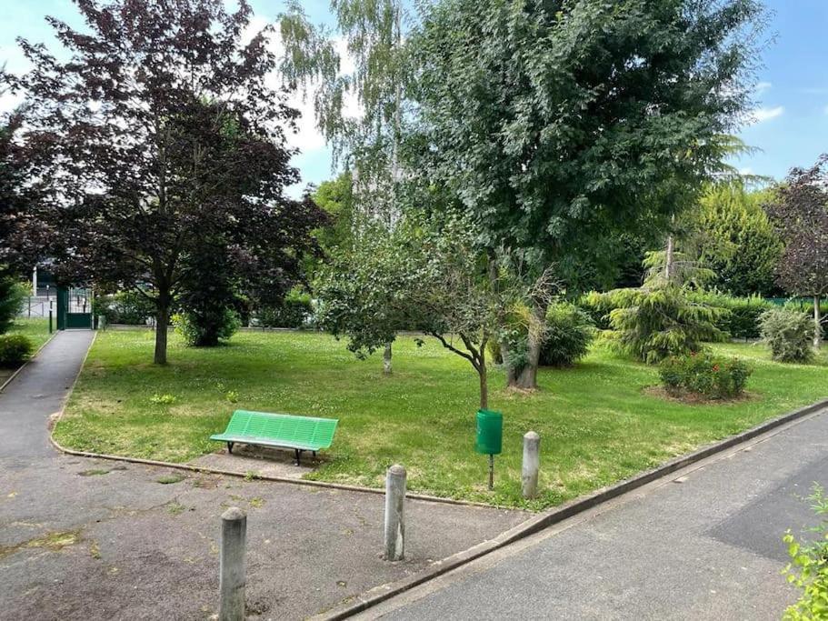 Appartement Proche Metro Villejuif La Exteriör bild